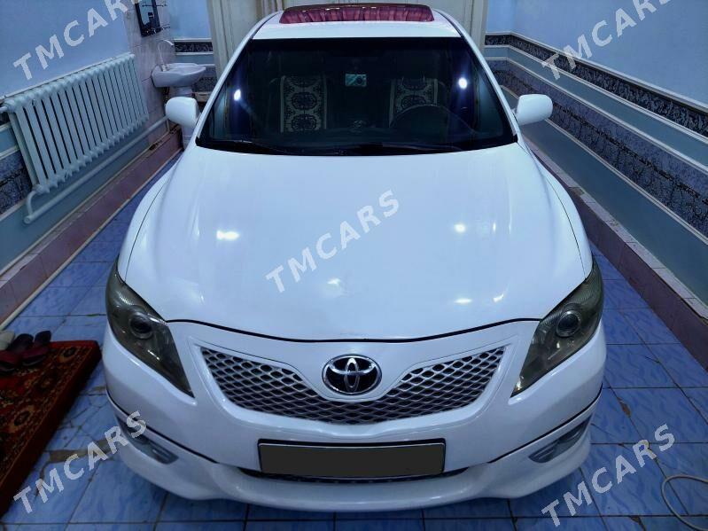 Toyota Camry 2010 - 220 000 TMT - Дашогуз - img 4