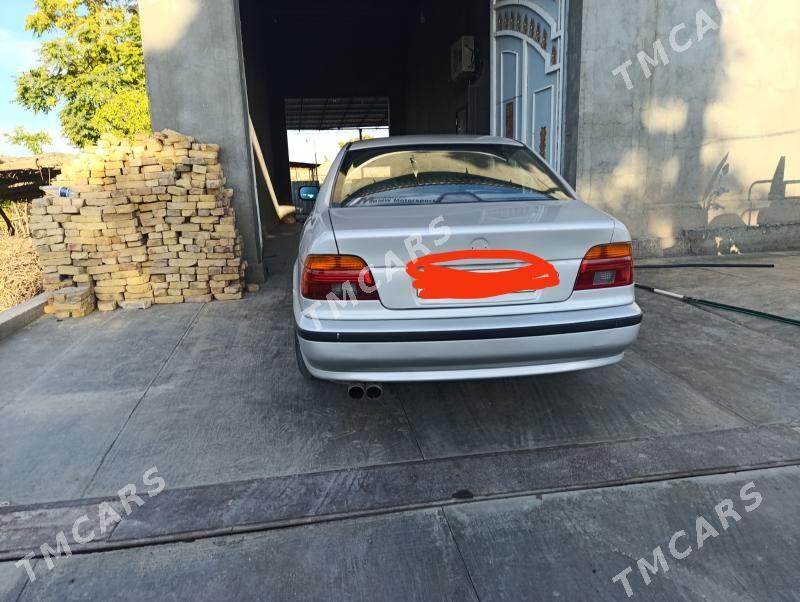 BMW E39 2002 - 110 000 TMT - Türkmenabat - img 4