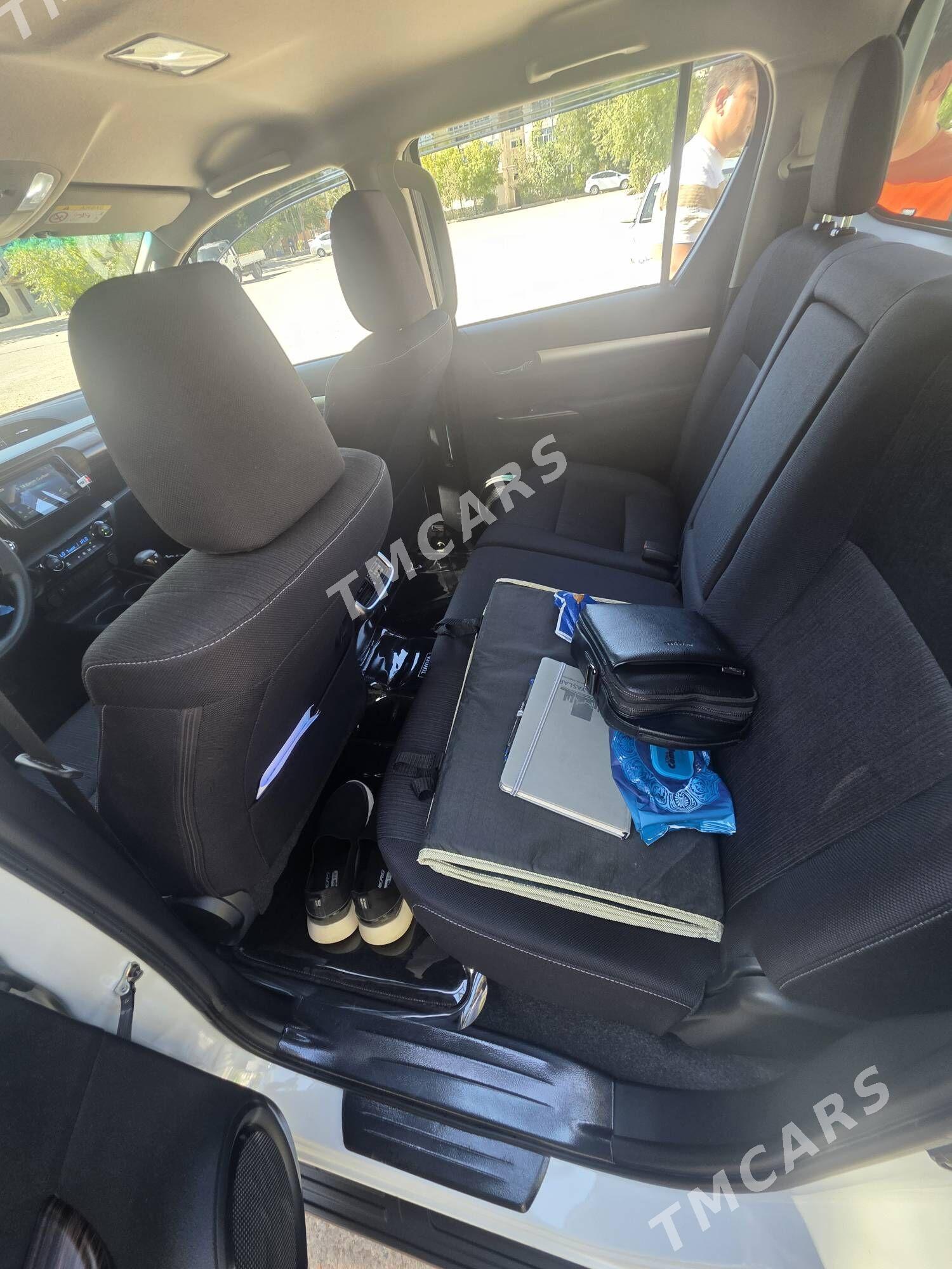 Toyota Hilux 2025 - 667 000 TMT - Ашхабад - img 3