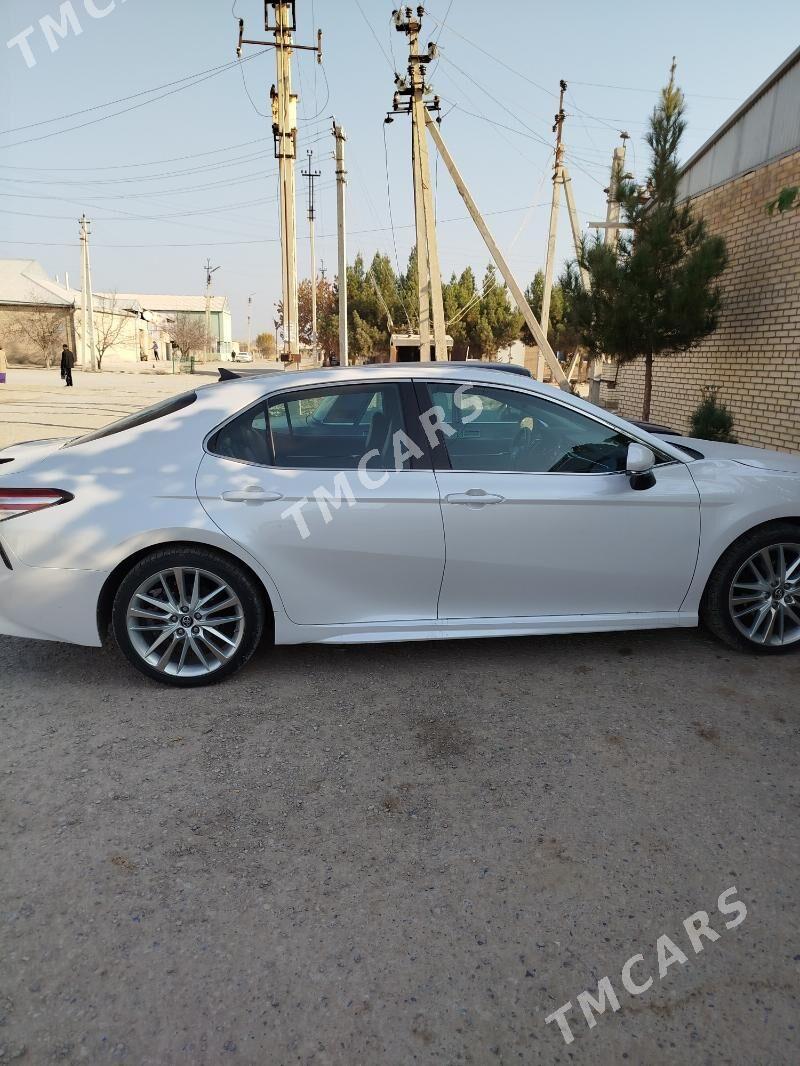 Toyota Camry 2018 - 400 000 TMT - Мары - img 5