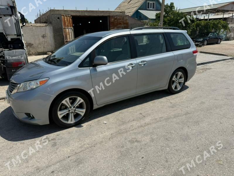 Toyota Sienna 2011 - 310 000 TMT - Балканабат - img 6