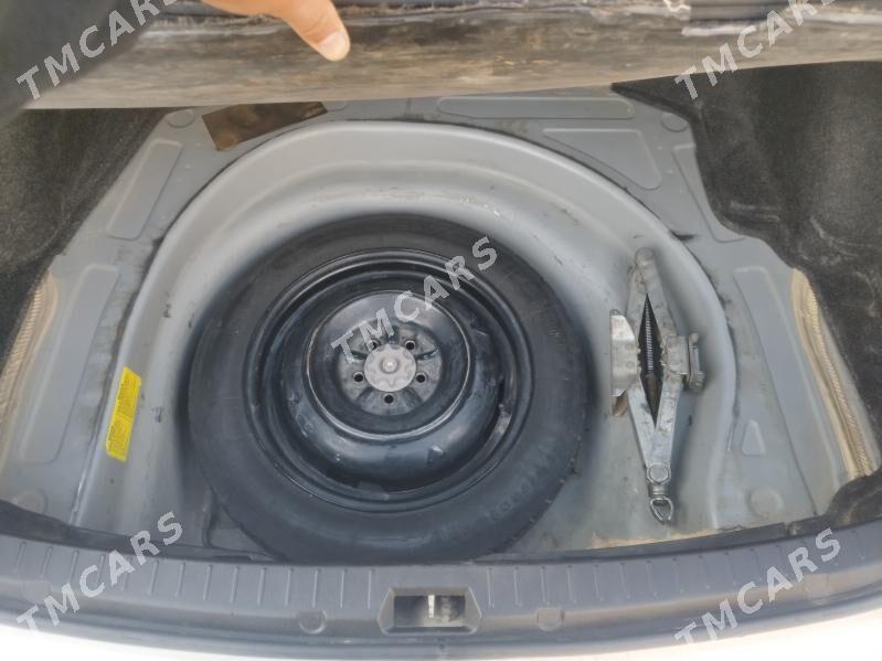 Toyota Corolla 2011 - 160 000 TMT - Дашогуз - img 8