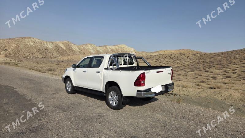 Toyota Hilux 2020 - 550 000 TMT - Aşgabat - img 2