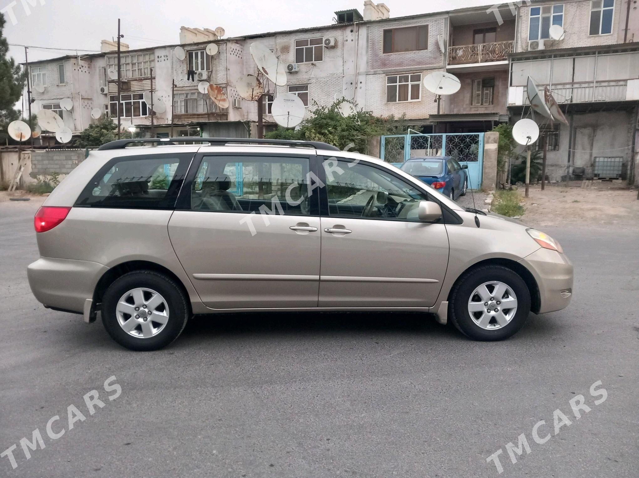 Toyota Sienna 2008 - 250 000 TMT - Туркменбаши - img 5