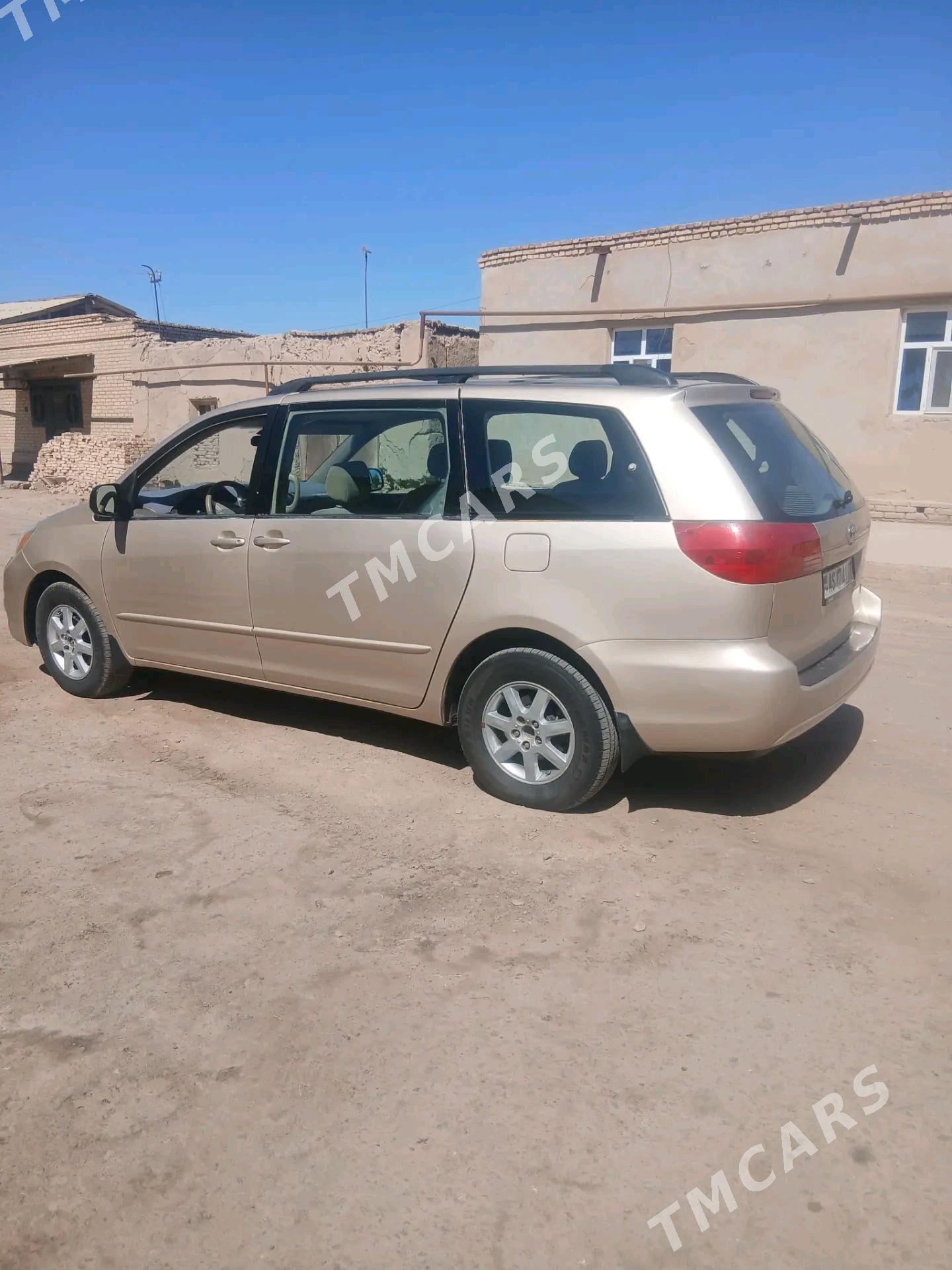 Toyota Sienna 2005 - 180 000 TMT - Губадаг - img 4