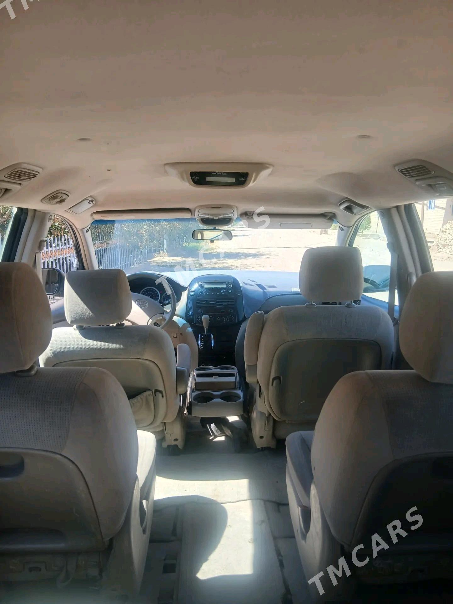 Toyota Sienna 2005 - 180 000 TMT - Губадаг - img 3