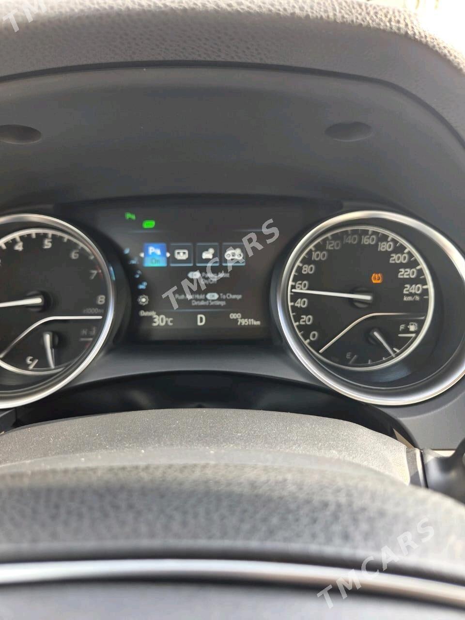 Toyota Camry 2018 - 465 000 TMT - Гуртли - img 2