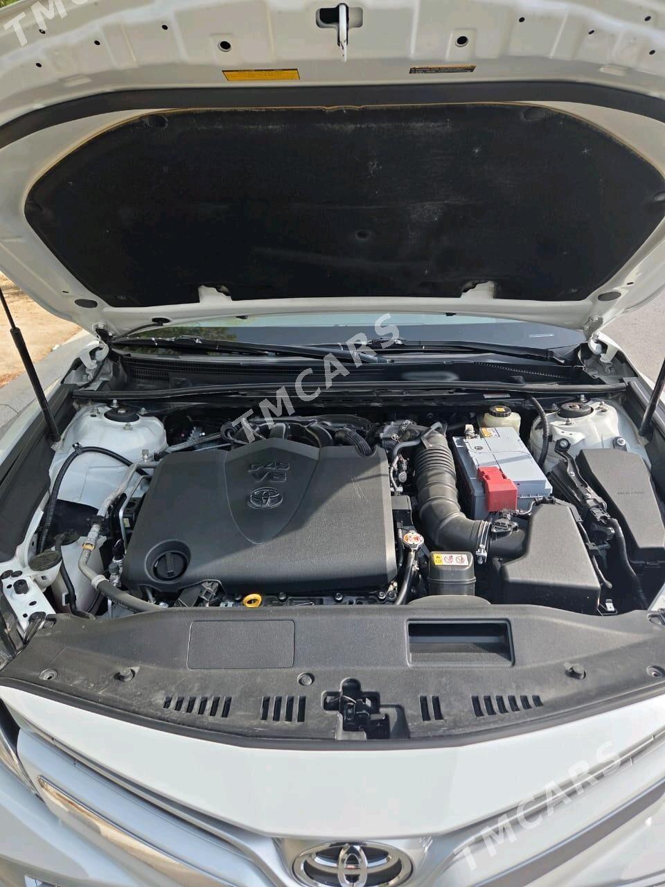 Toyota Camry 2018 - 465 000 TMT - Гуртли - img 5