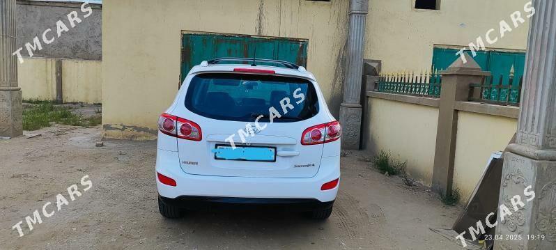 Hyundai Santa Fe 2010 - 200 000 TMT - Hazar - img 3