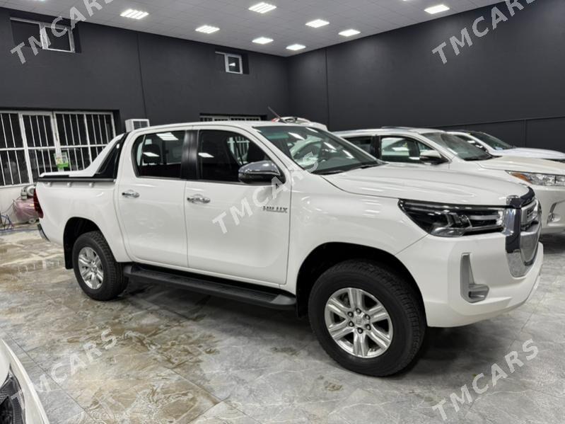 Toyota Hilux 2021 - 550 000 TMT - Ашхабад - img 4