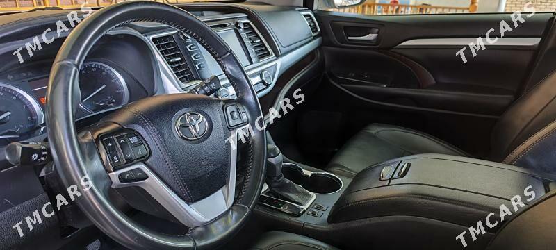 Toyota Highlander 2019 - 390 000 TMT - Мары - img 8