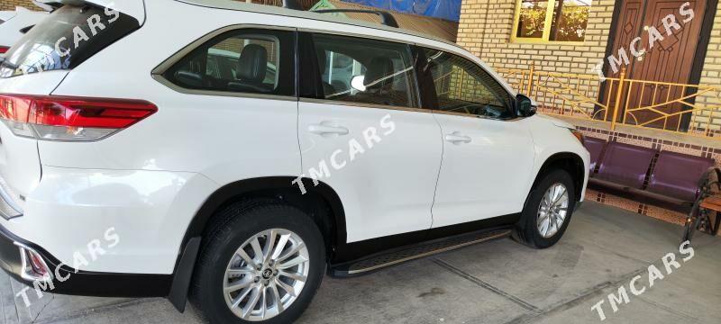 Toyota Highlander 2019 - 390 000 TMT - Мары - img 3