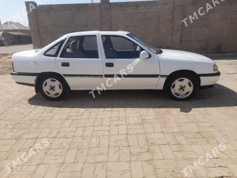Opel Vectra 1989 - 30 000 TMT - Мургап - img 2