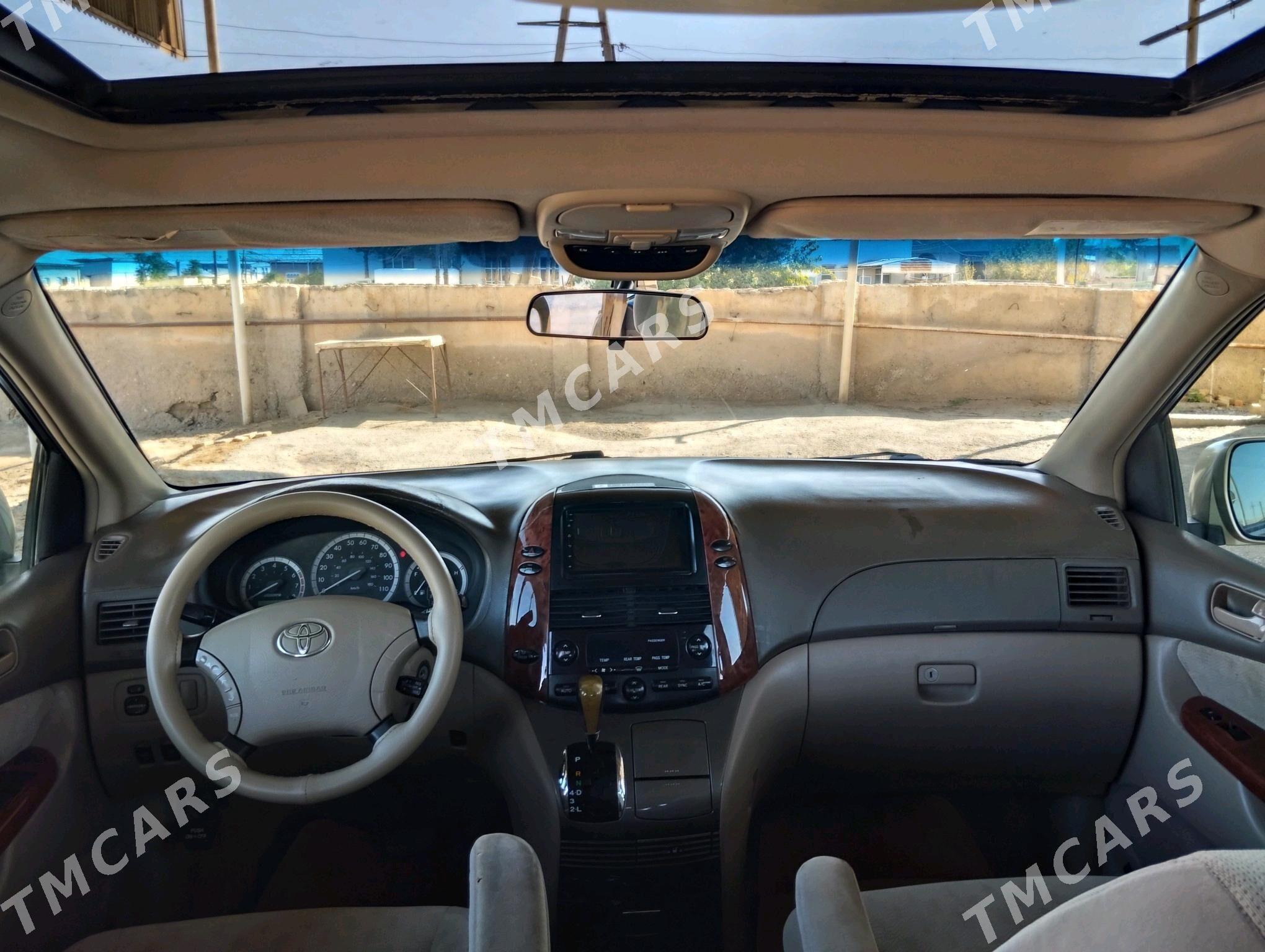 Toyota Sienna 2004 - 235 000 TMT - Мары - img 5