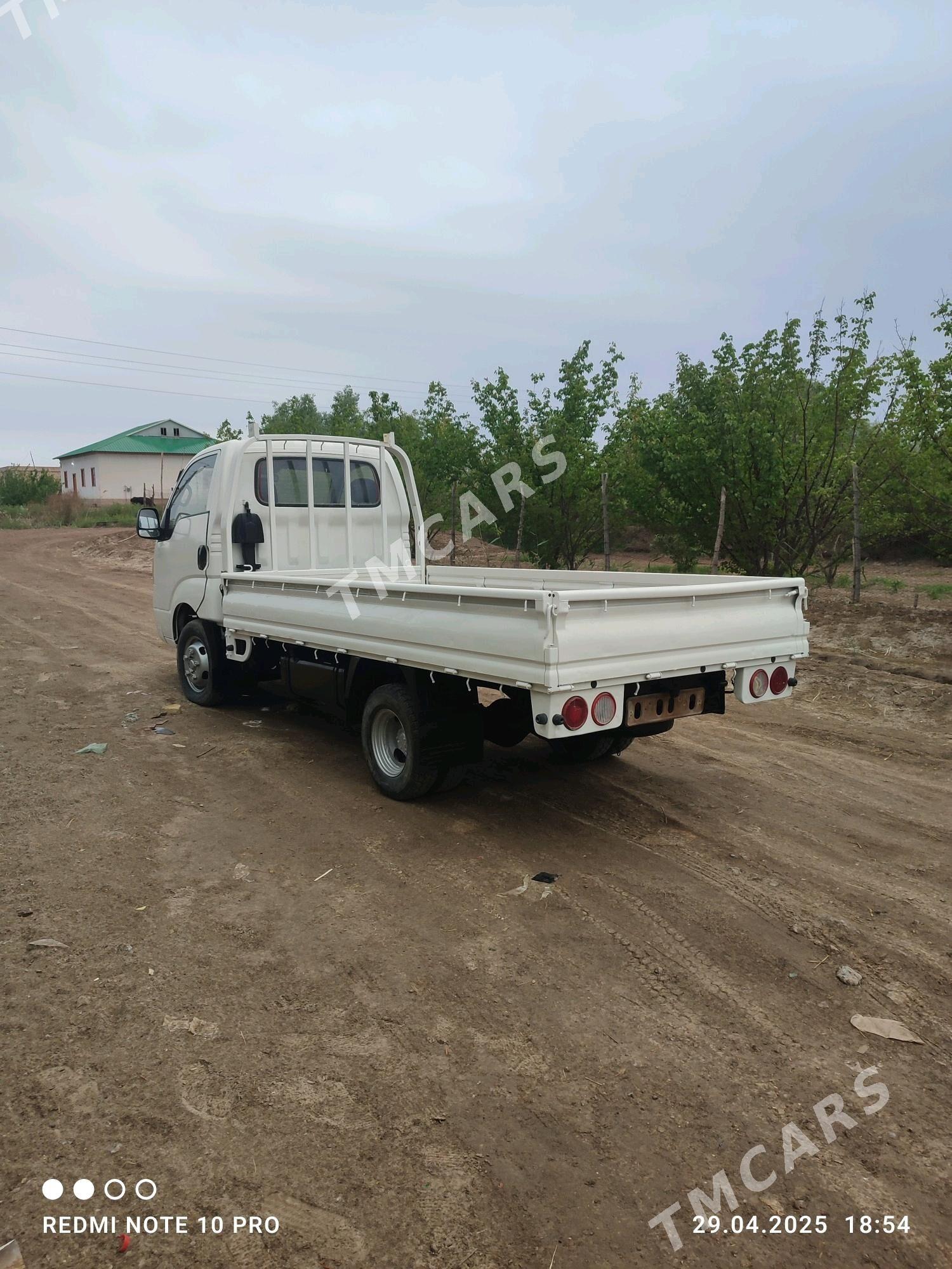 Kia Bongo 2013 - 210 000 TMT - Кёнеургенч - img 4