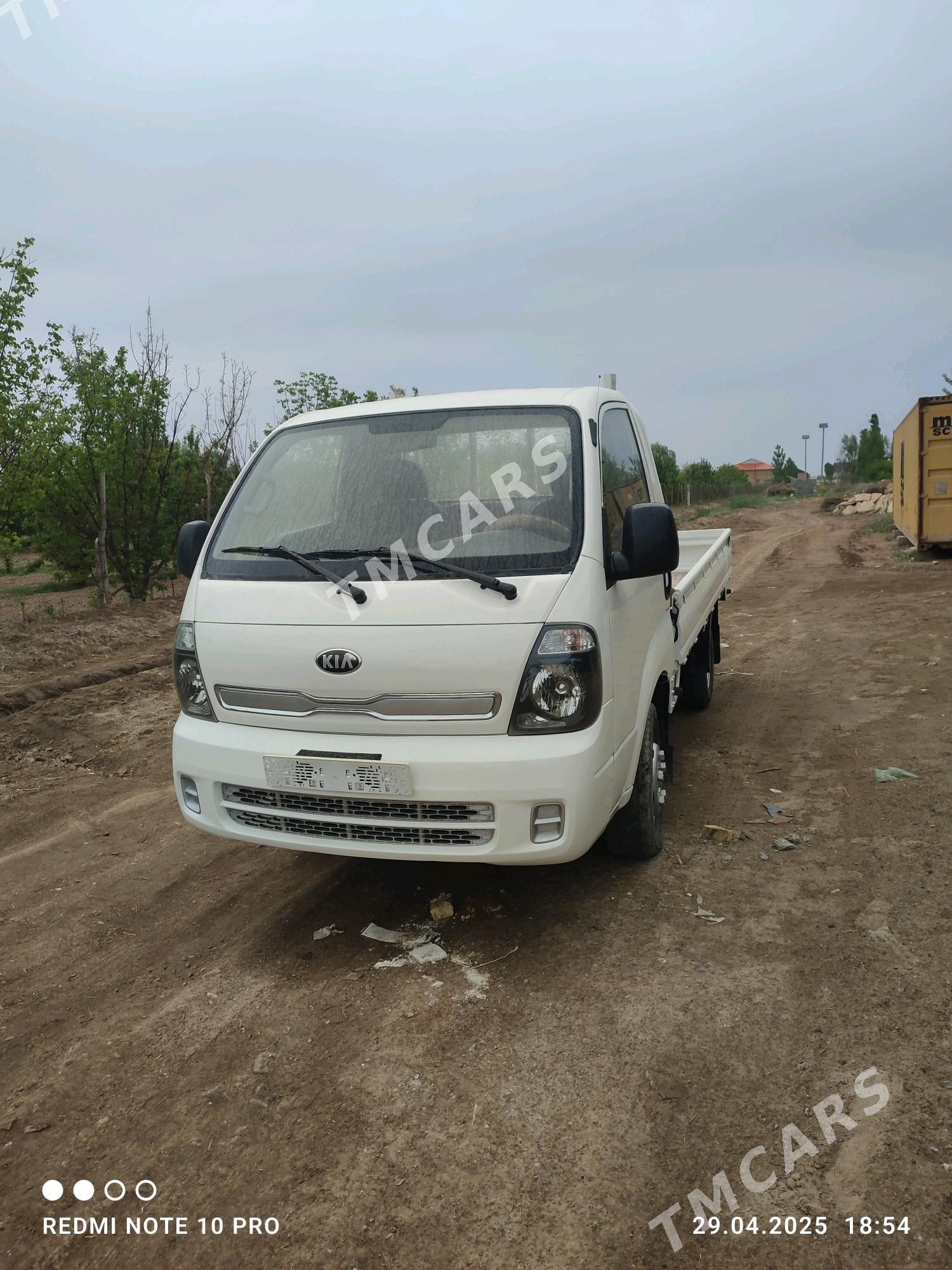 Kia Bongo 2013 - 210 000 TMT - Кёнеургенч - img 1