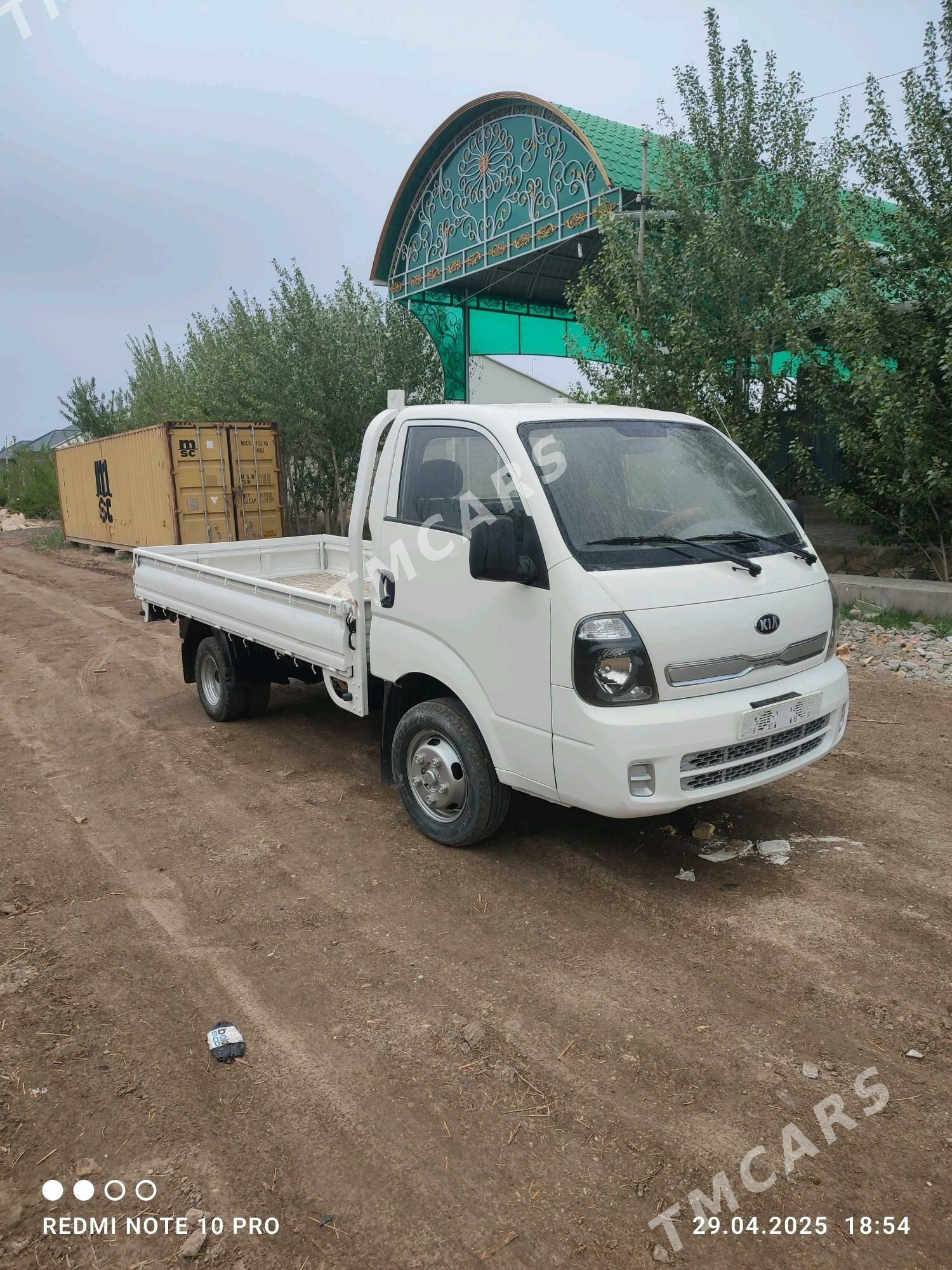 Kia Bongo 2013 - 210 000 TMT - Кёнеургенч - img 2