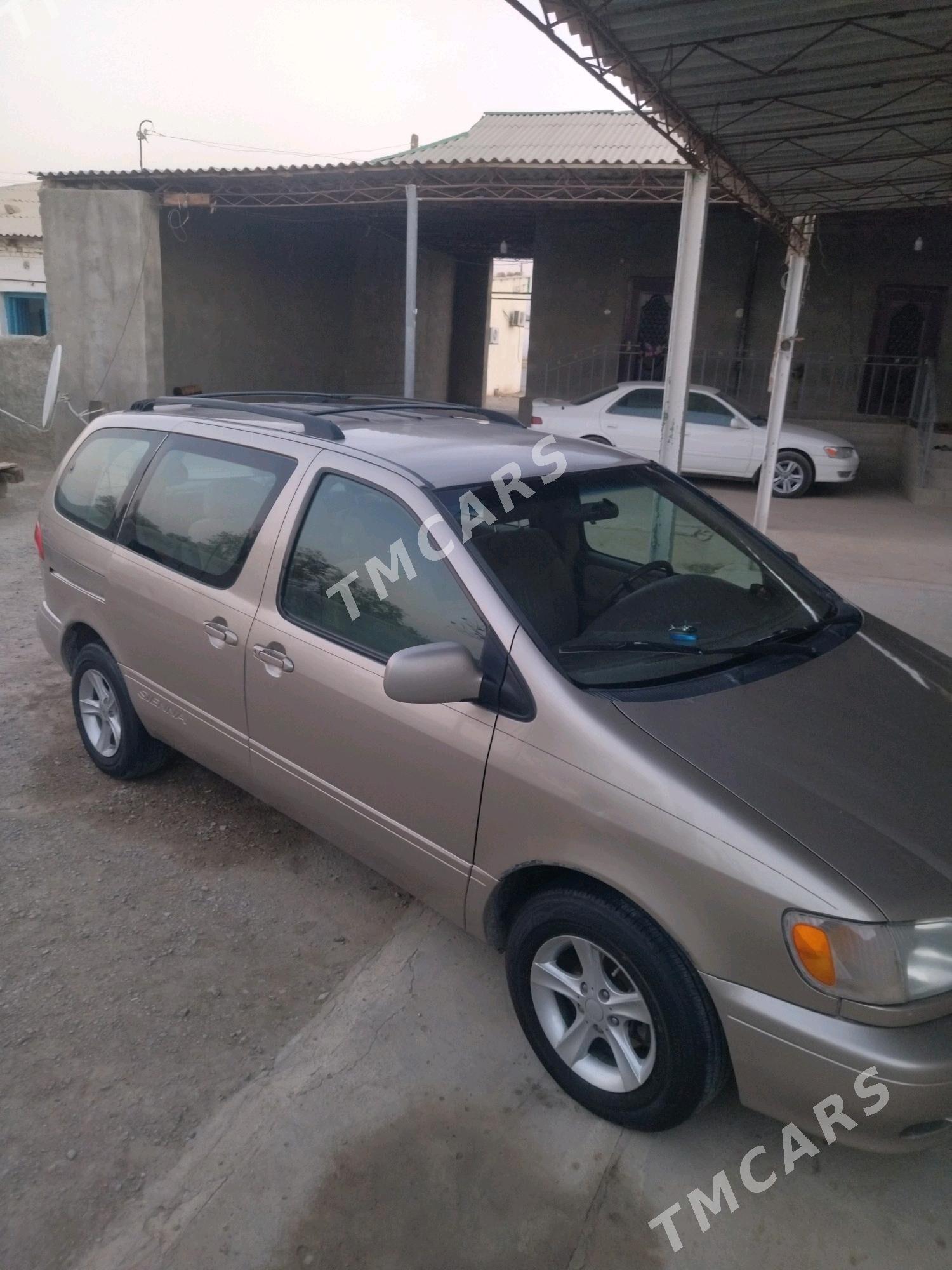 Toyota Sienna 2002 - 160 000 TMT - Койтендаг - img 8
