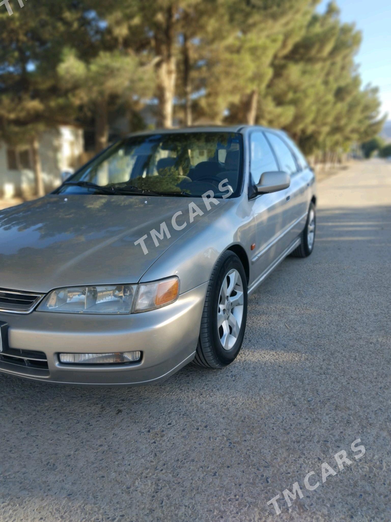 Toyota Camry 1997 - 29 000 TMT - Яшлык - img 4