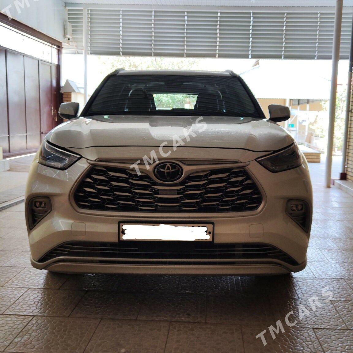 Toyota Highlander 2022 - 530 000 TMT - Байрамали - img 2