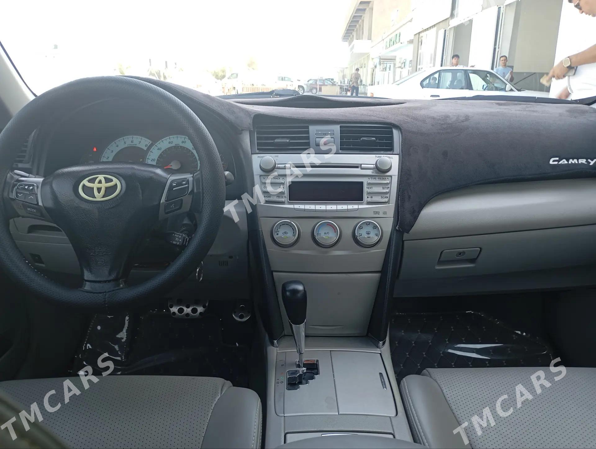 Toyota Camry 2011 - 180 000 TMT - Мары - img 4