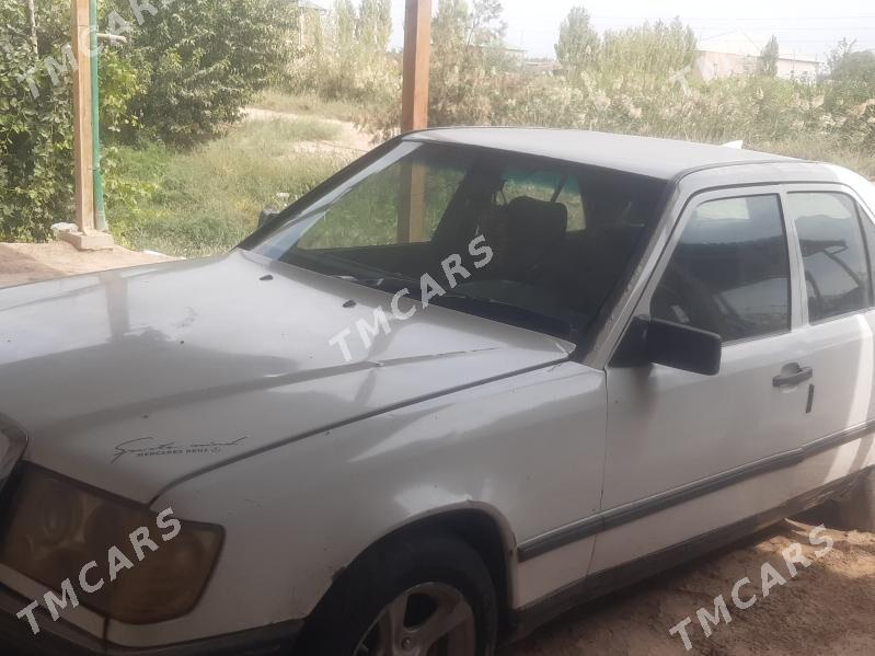 Mercedes-Benz 230E 1989 - 15 000 TMT - Гурбансолтан Едже - img 2