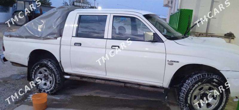 Mitsubishi L200 2006 - 115 000 TMT - Ak bugdaý etraby - img 6