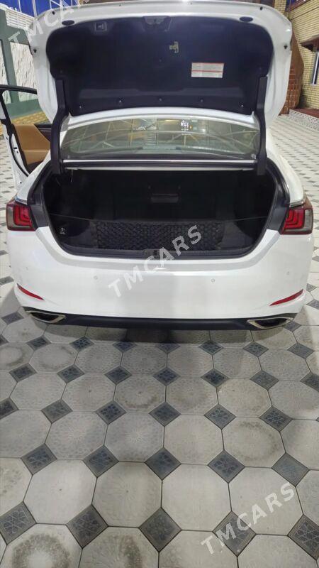 Lexus ES 350 2021 - 650 000 TMT - Мары - img 4