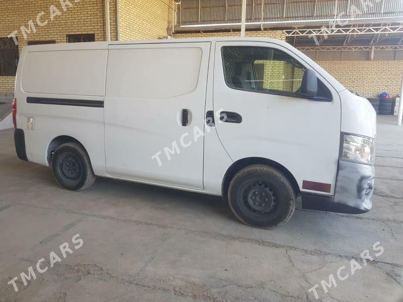 Nissan Urvan 2021 - 320 000 TMT - Wekilbazar - img 3