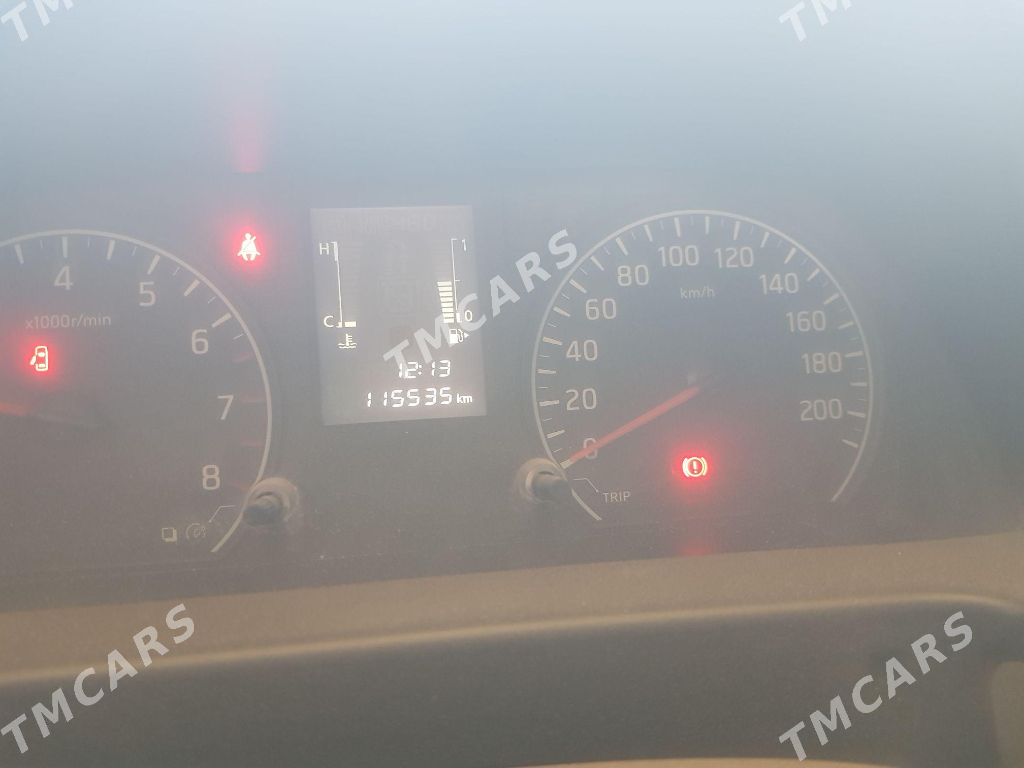 Nissan Urvan 2021 - 320 000 TMT - Wekilbazar - img 6