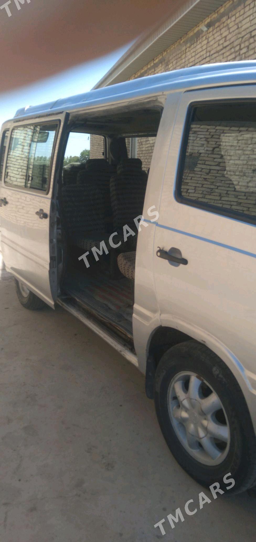 Mercedes-Benz Sprinter 1999 - 60 000 TMT - Кёнеургенч - img 2