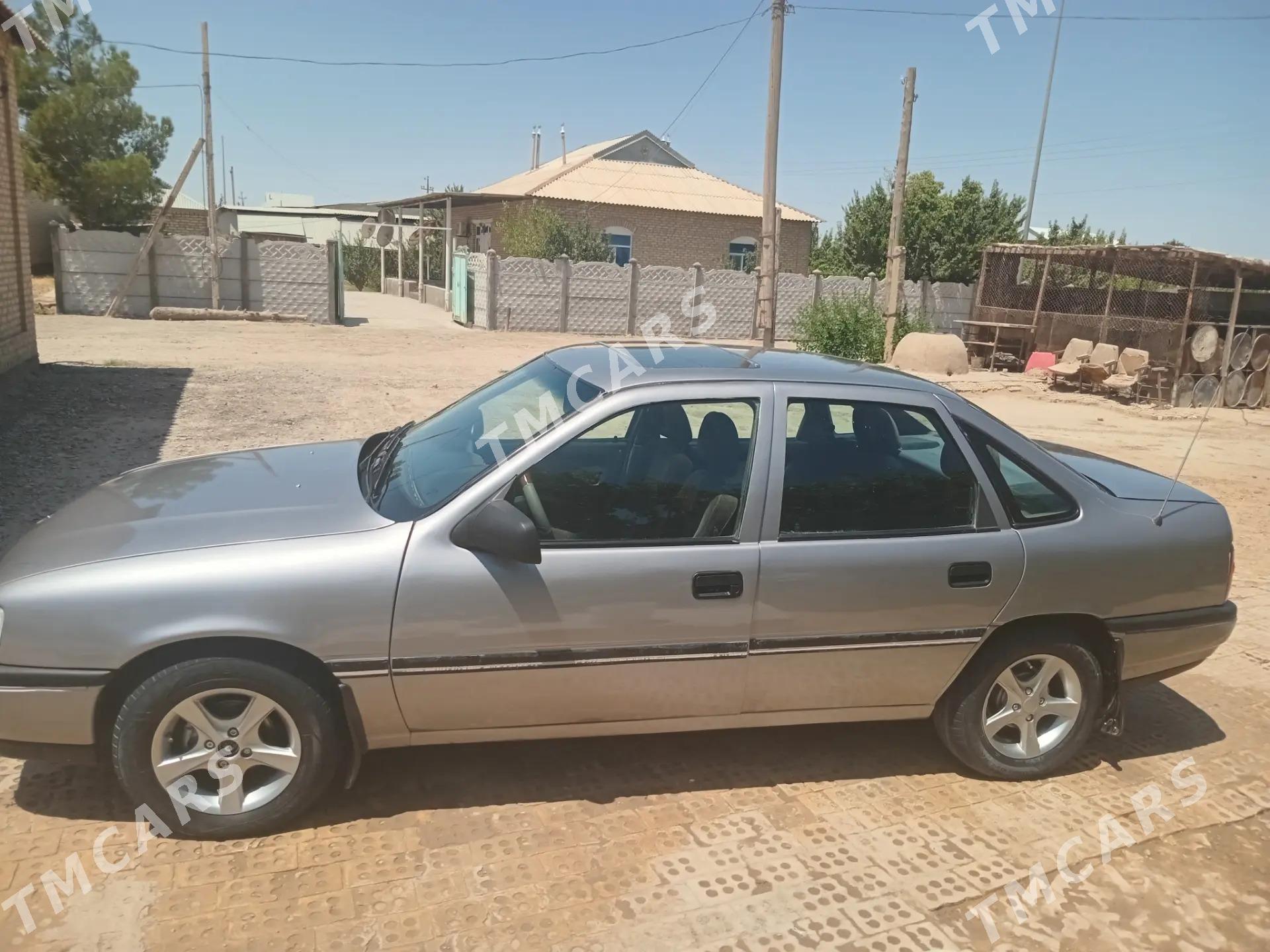 Opel Vectra 1989 - 35 000 TMT - Сакарчага - img 6