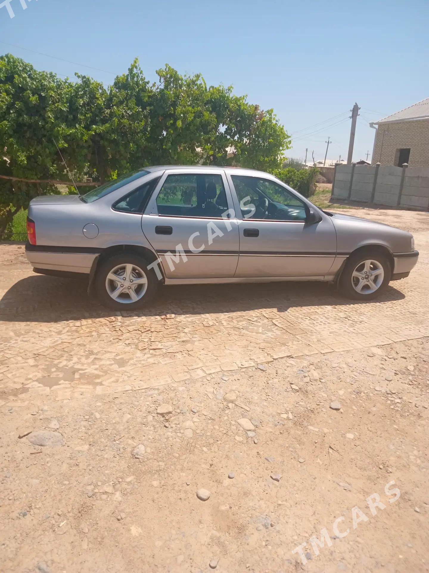 Opel Vectra 1989 - 35 000 TMT - Сакарчага - img 5