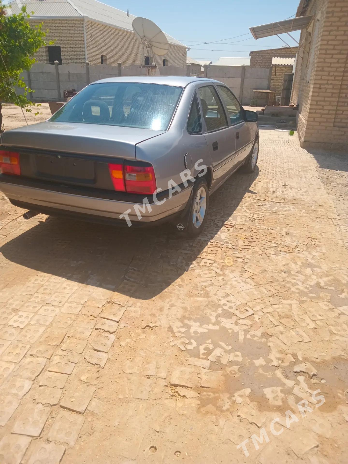 Opel Vectra 1989 - 35 000 TMT - Сакарчага - img 3