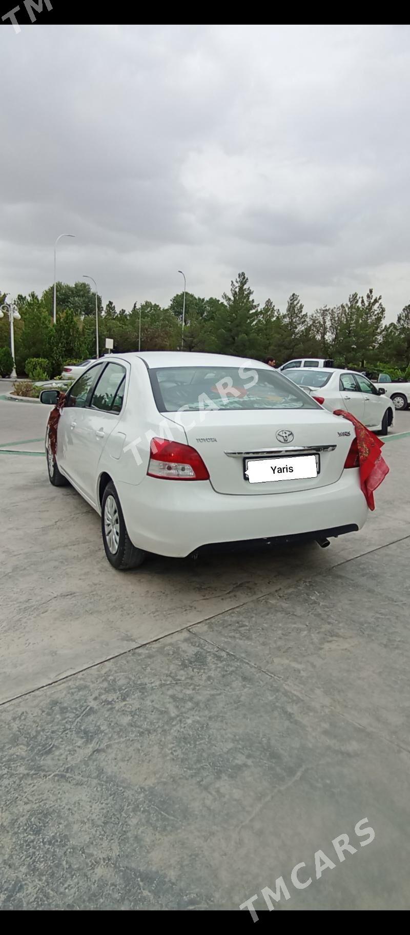 Toyota Yaris 2011 - 130 000 TMT - Балканабат - img 4