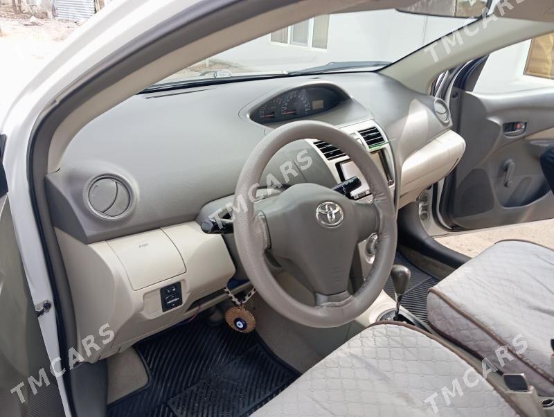 Toyota Yaris 2011 - 130 000 TMT - Балканабат - img 2