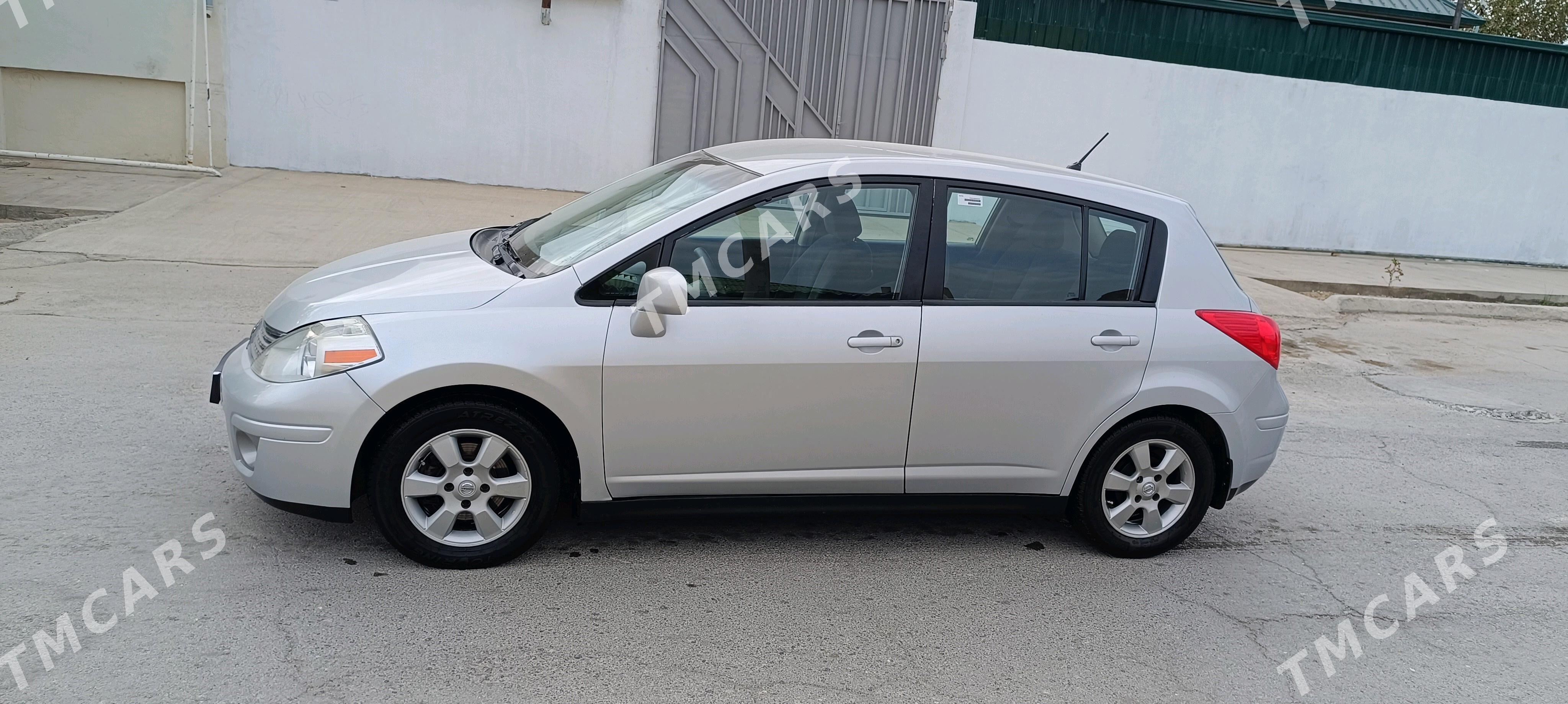 Nissan Versa 2010 - 136 000 TMT - Бузмеин - img 3