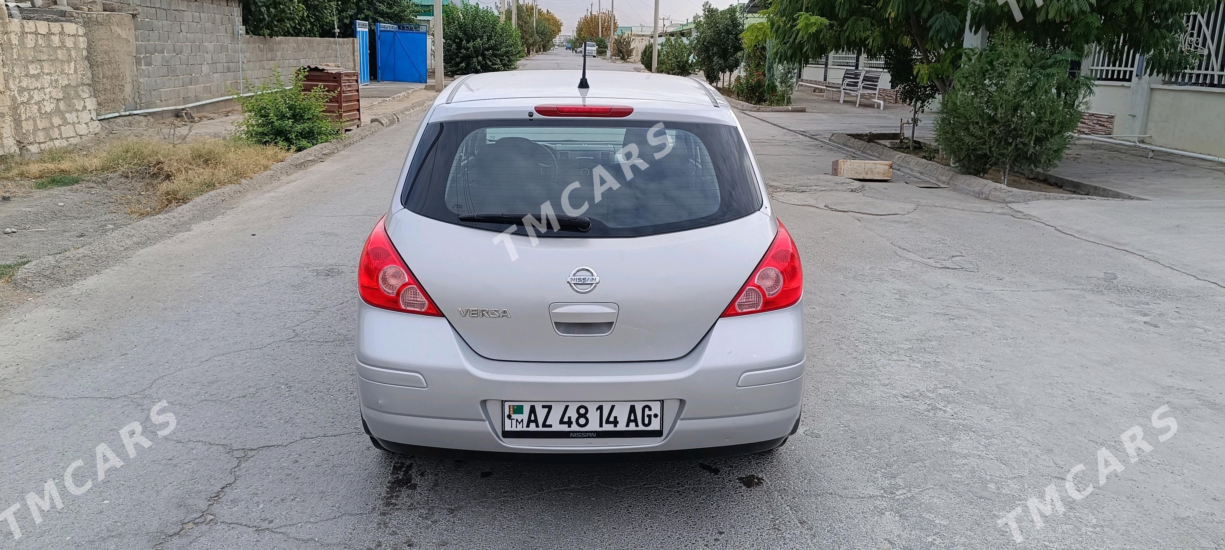 Nissan Versa 2010 - 136 000 TMT - Бузмеин - img 8