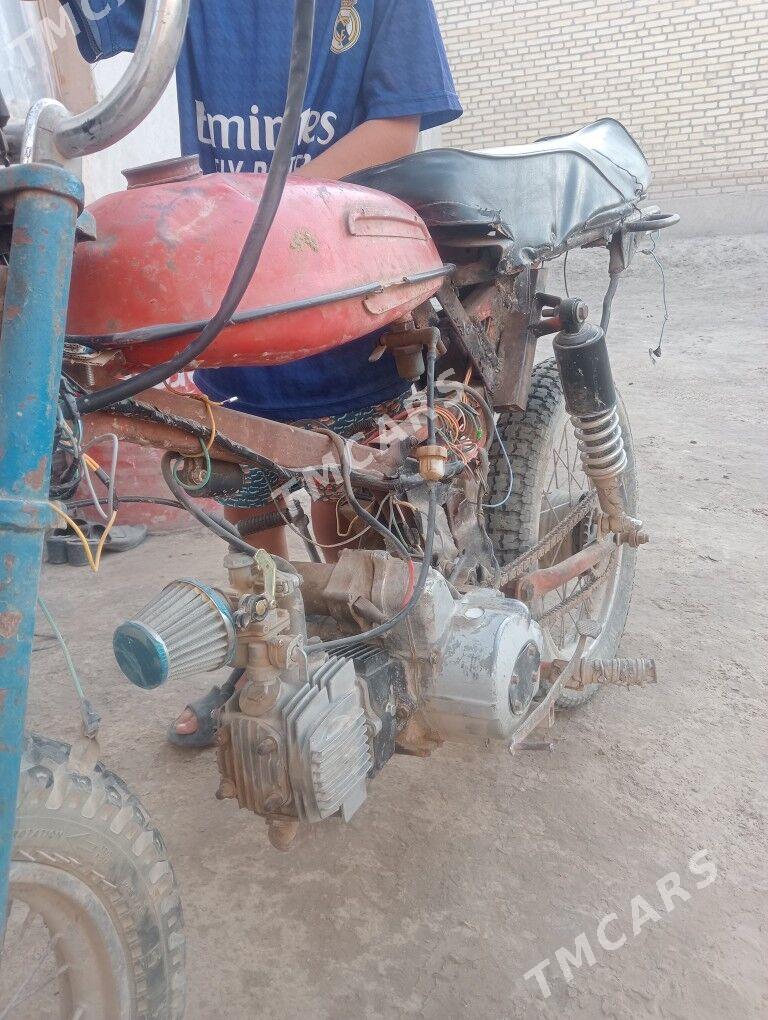 Fekon FK150-8G 2015 - 5 000 TMT - Дянев - img 3