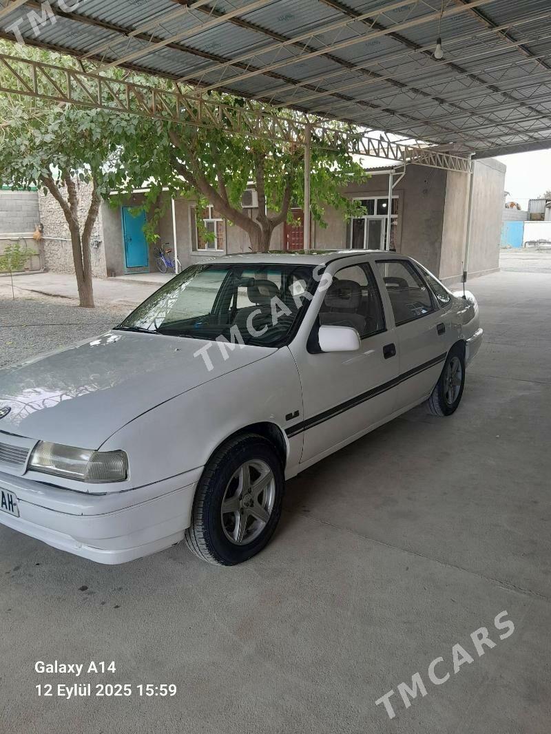 Opel Vectra 1989 - 32 000 TMT - Бахарден - img 2
