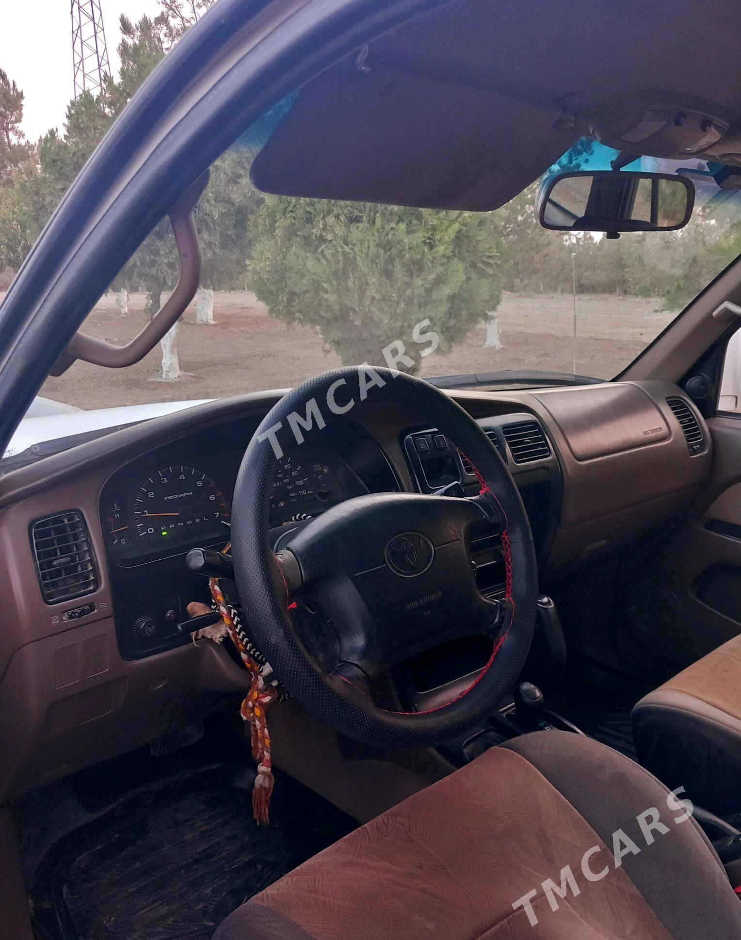 Toyota 4Runner 1998 - 125 000 TMT - Бахарден - img 4