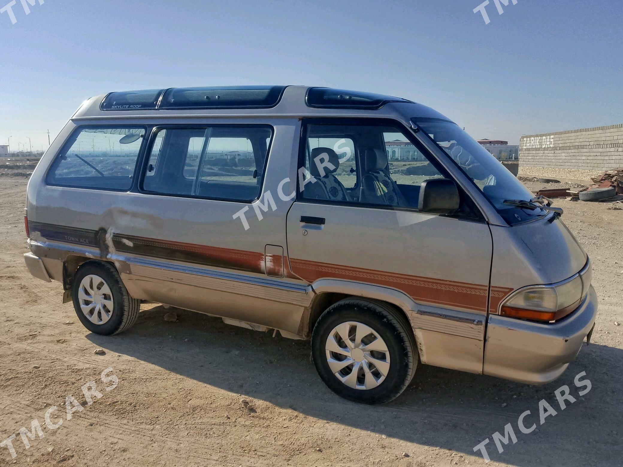 Toyota Town Ace 1990 - 19 000 TMT - Balkanabat - img 3