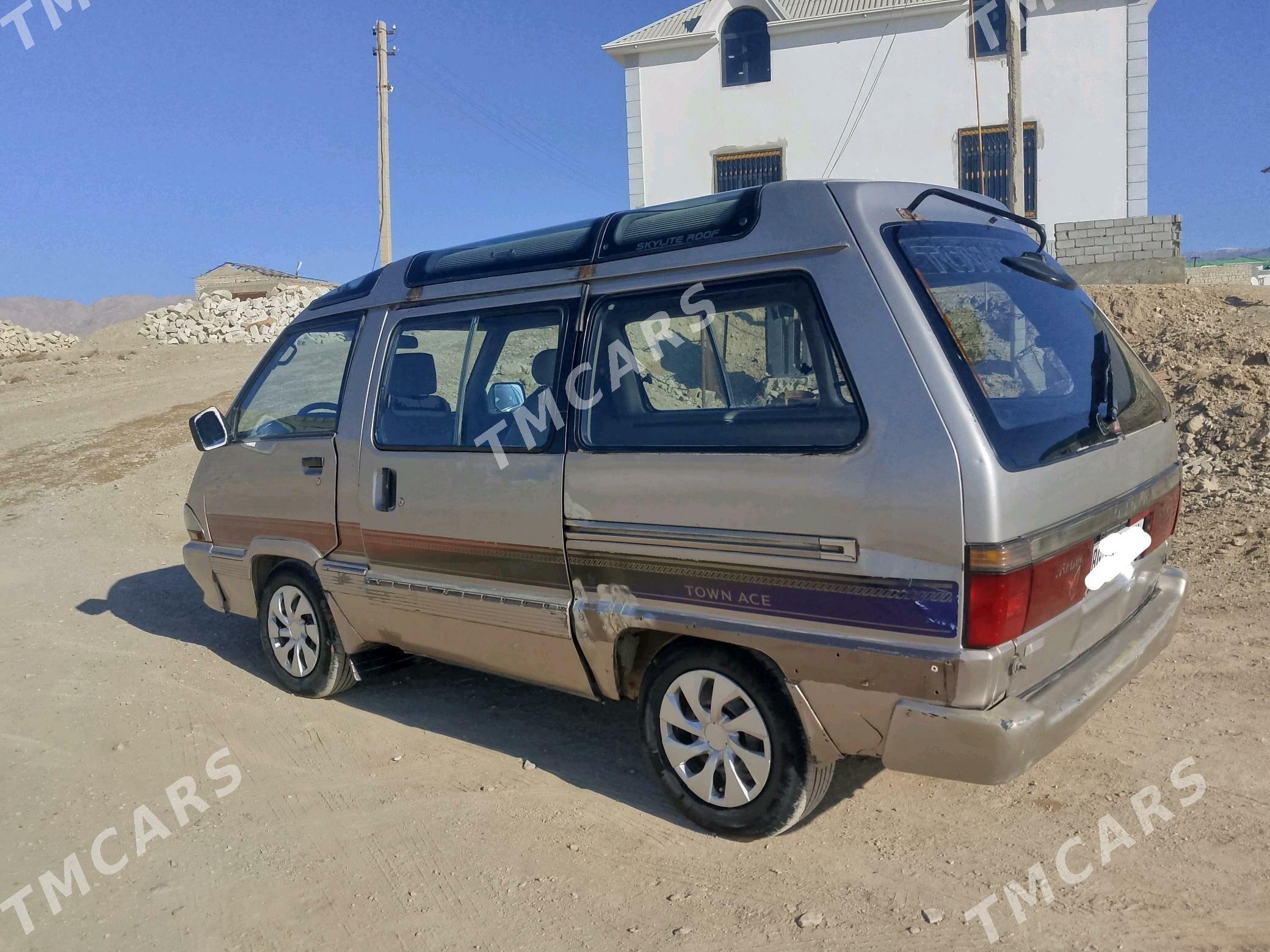 Toyota Town Ace 1990 - 19 000 TMT - Balkanabat - img 5