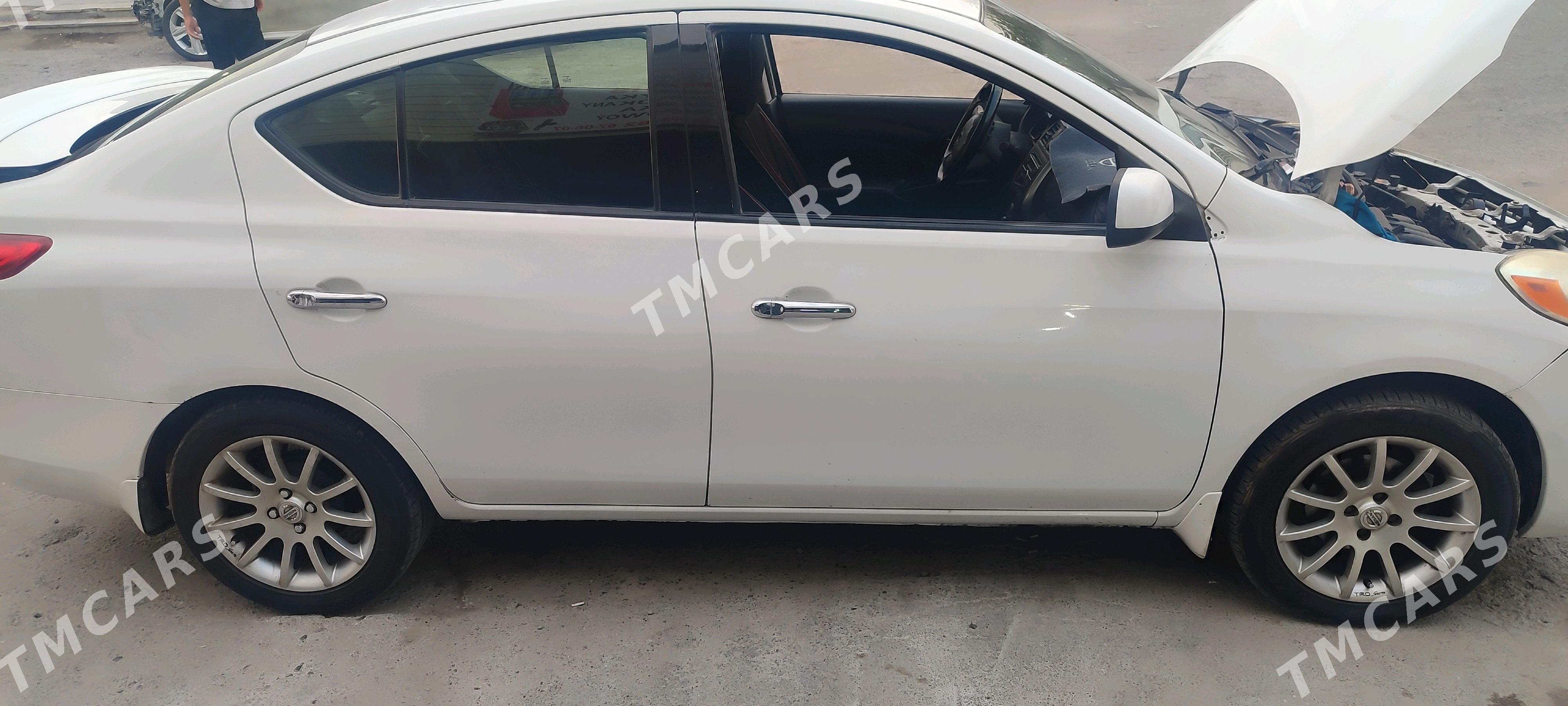 Nissan Versa 2013 - 115 000 TMT - Ашхабад - img 2