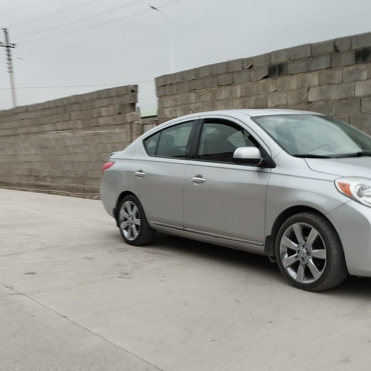 Nissan Versa 2012 - 115 000 TMT - Анев - img 4