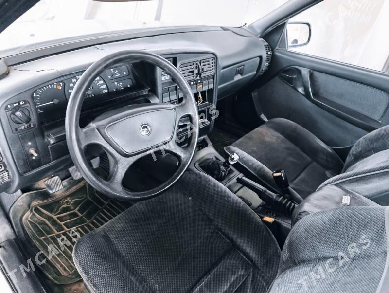 Opel Omega 1992 - 20 000 TMT - Гурбансолтан Едже - img 2