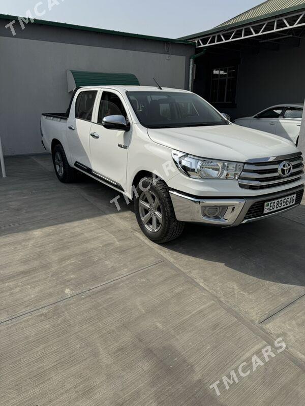 Toyota Hilux 2022 - 440 000 TMT - Aşgabat - img 3