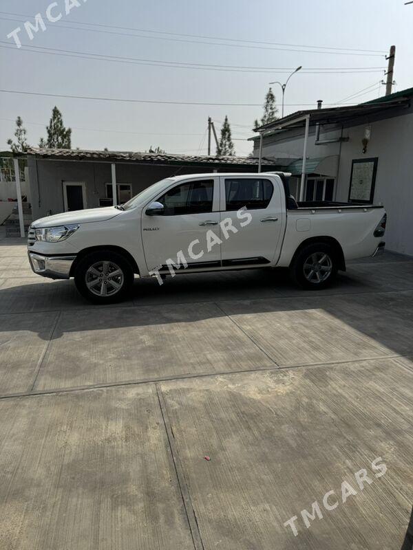 Toyota Hilux 2022 - 440 000 TMT - Aşgabat - img 5