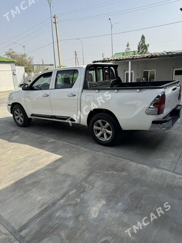 Toyota Hilux 2022 - 440 000 TMT - Aşgabat - img 6