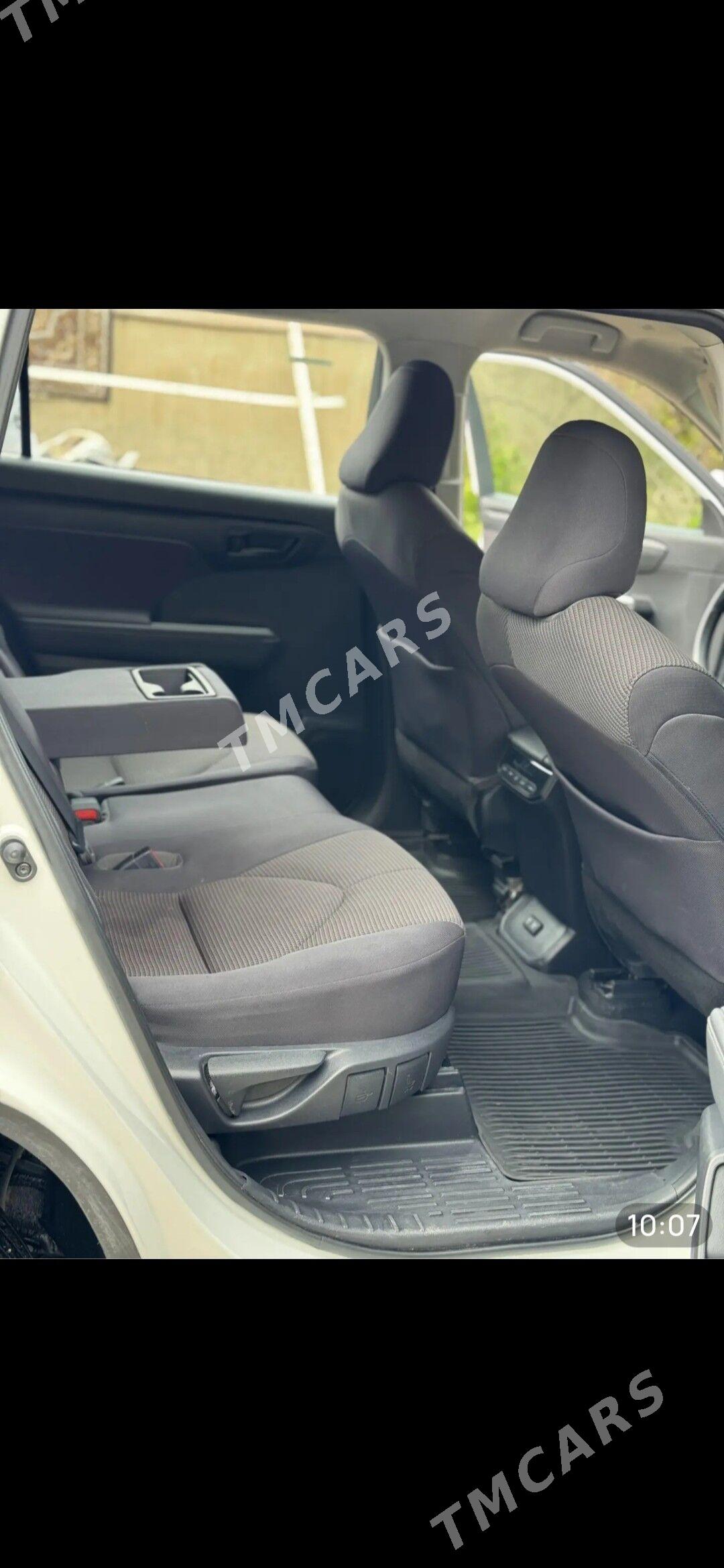 Toyota Highlander 2020 - 600 000 TMT - Мары - img 4